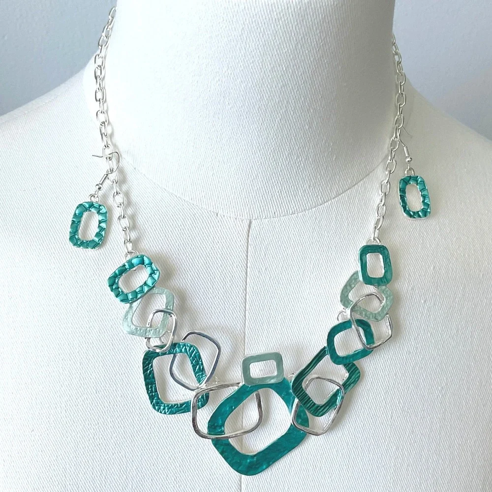 Necklace Silver Tone Teal Enamel Geometric Square Lobster Clasp New 16-18" - Picture 3 of 4